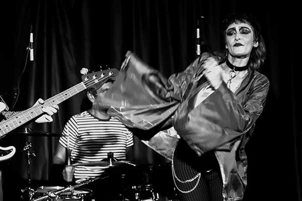 Dixie and the bang she is